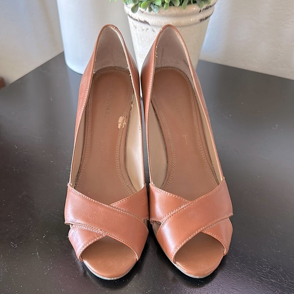 Banana Republic Women’s Brand Wedge Sandals - Size 6M - Picture 2 of 7